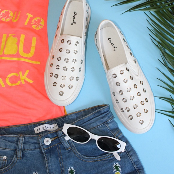 🚨LAST PAIR!!//The Veronica//White Sneakers - Picture 2 of 7